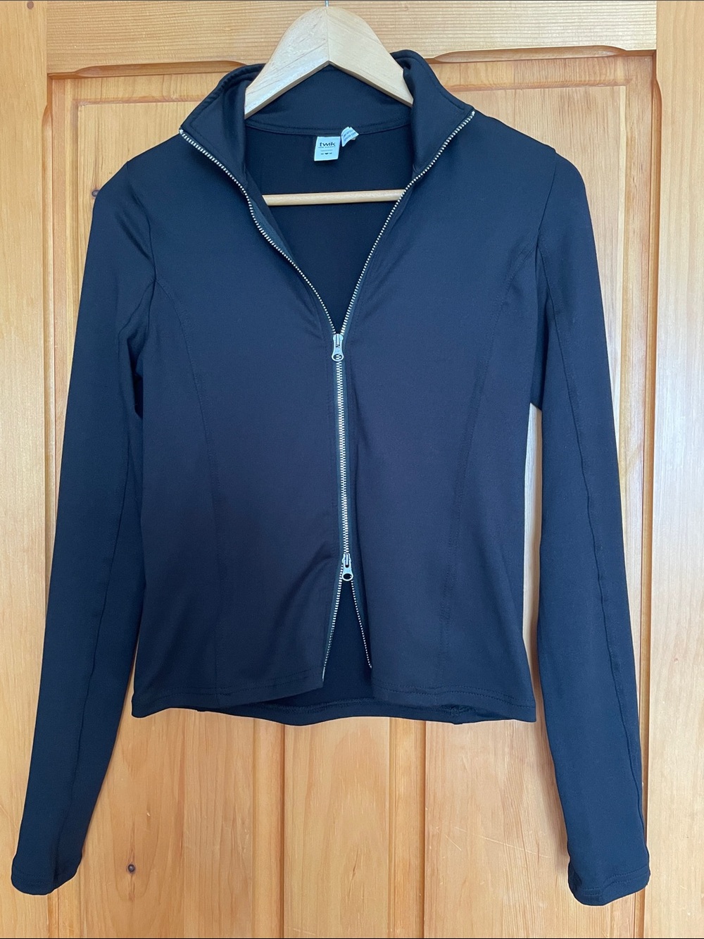 M Cozy Black Two-Way Zip-Front Long Sleeve Jacket
